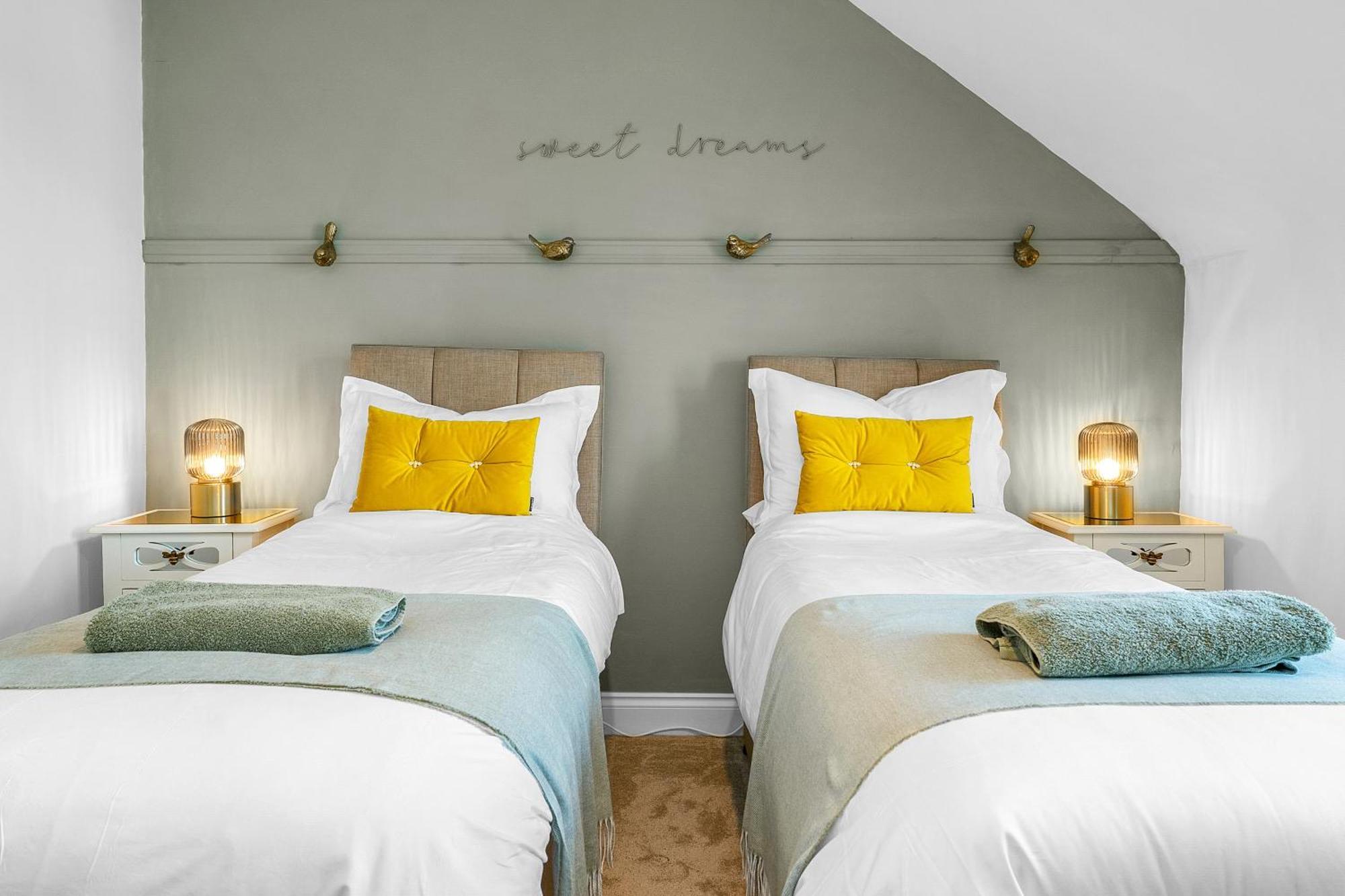 Beeswing, A Victorian Gem In Biggar Villa ภายนอก รูปภาพ